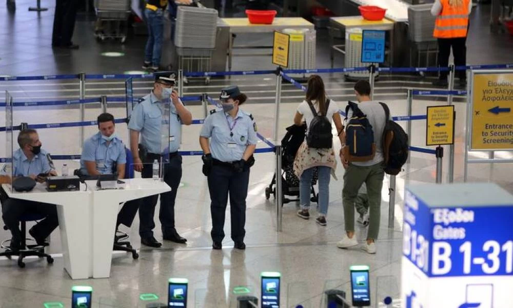 Η Ελλάδα θα μπει στην "κόκκινη λίστα"των Βρετανών λόγω της αύξησης κρουσμάτων;